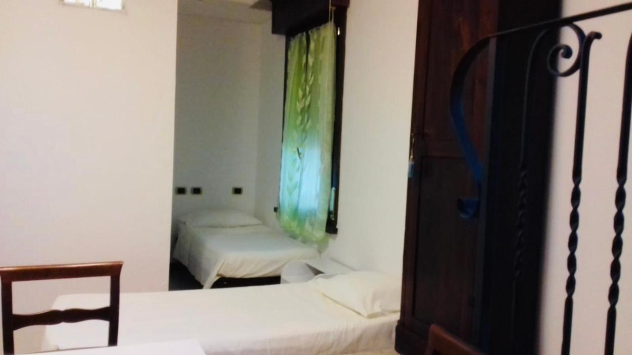 Viale Manzoni Hotel Сасуоло Екстериор снимка