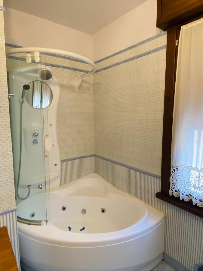 Viale Manzoni Hotel Сасуоло Екстериор снимка
