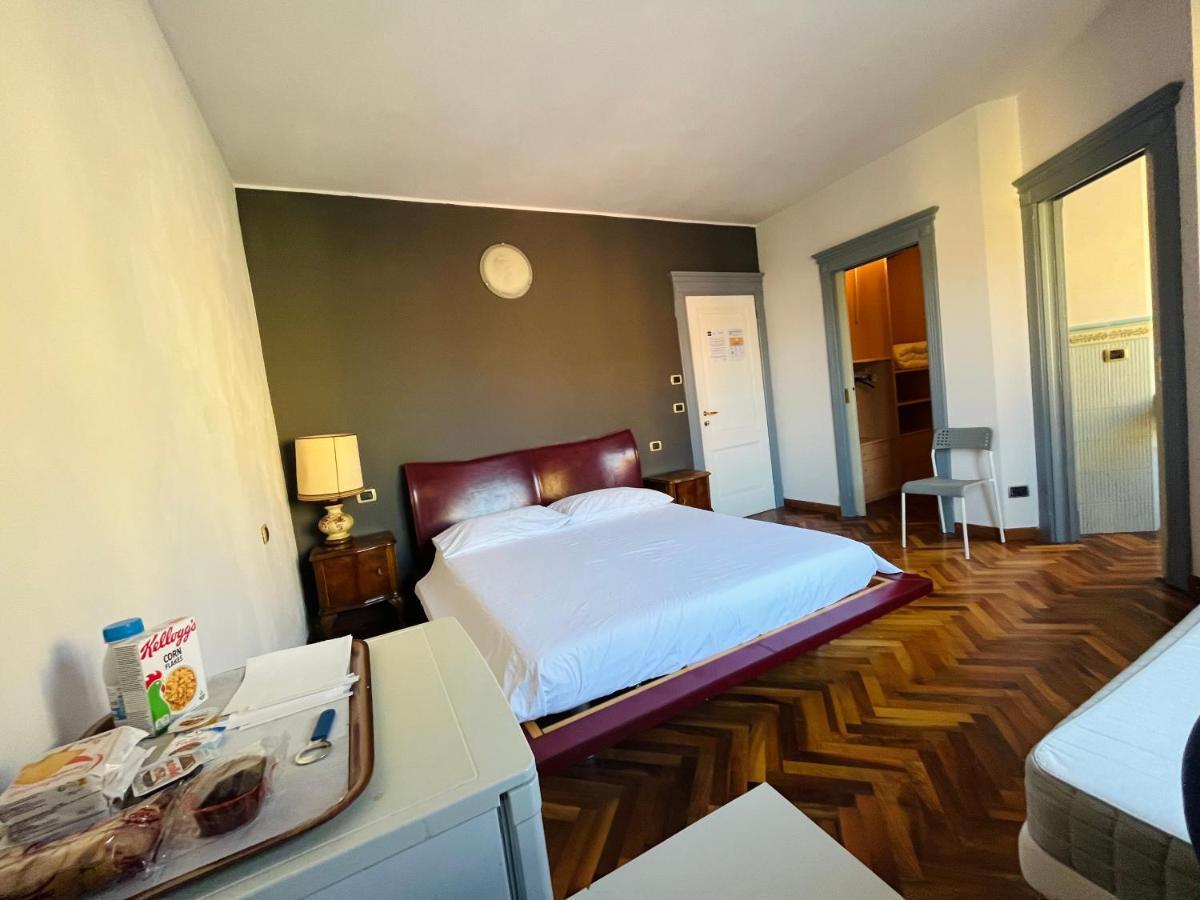 Viale Manzoni Hotel Сасуоло Екстериор снимка
